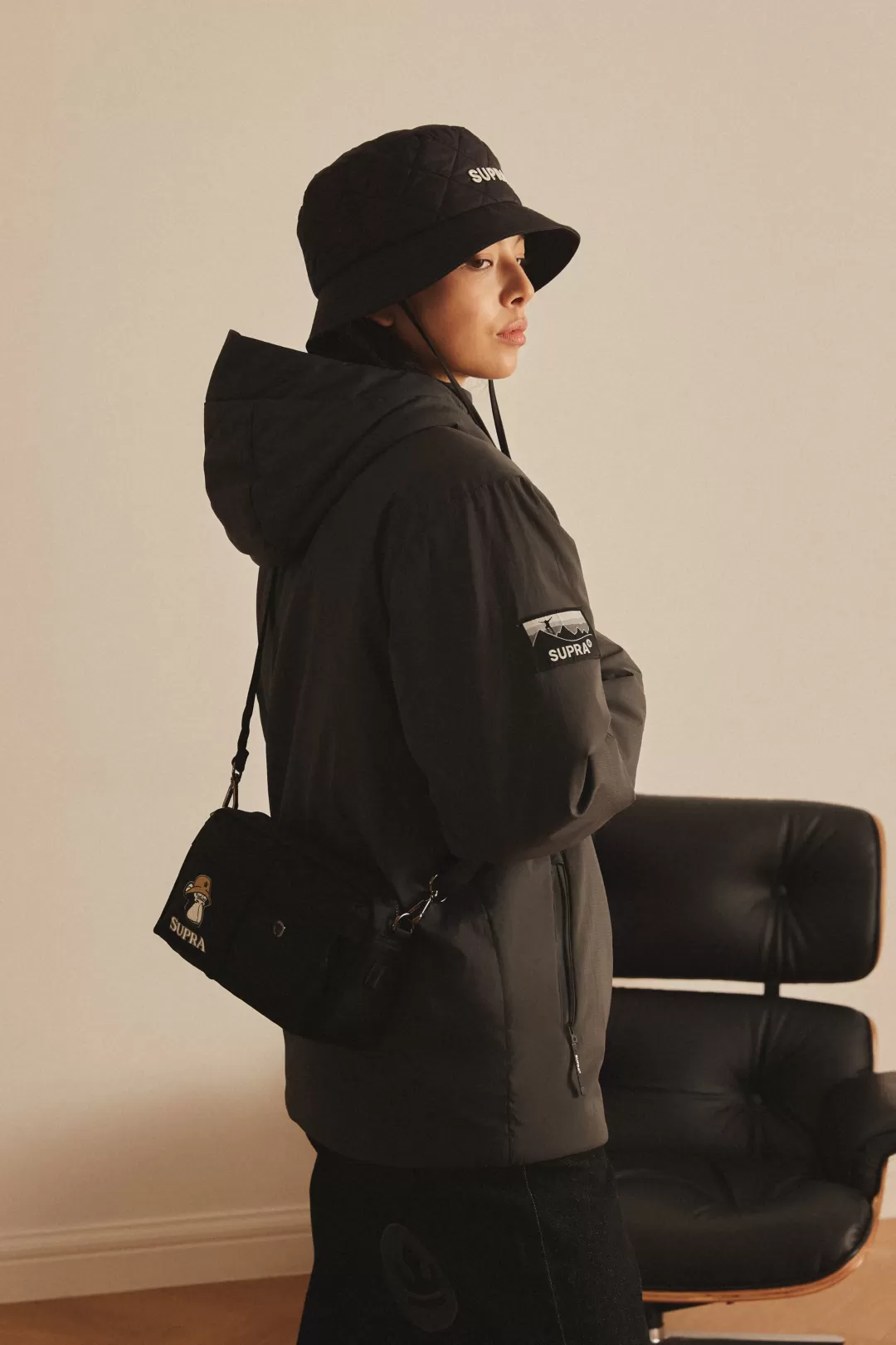 BAYC BASIC LOGO CROSS BAG^Supra Shop