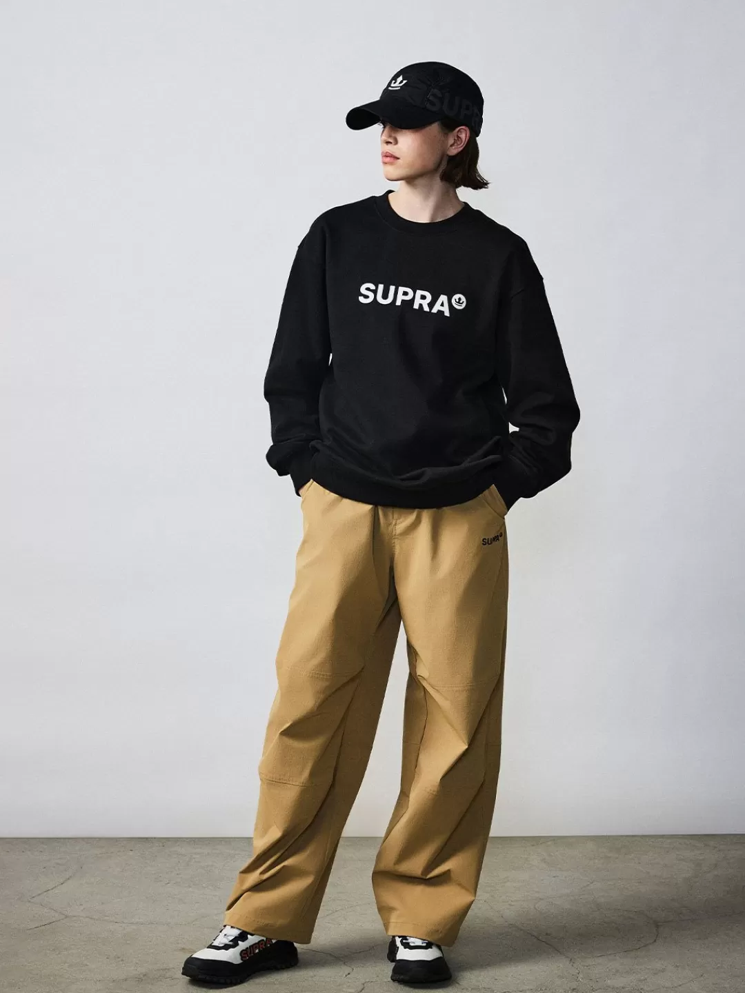 ESSENTIAL MEDIUM LOGO BASIC SWEATSHIRTS^Supra Shop