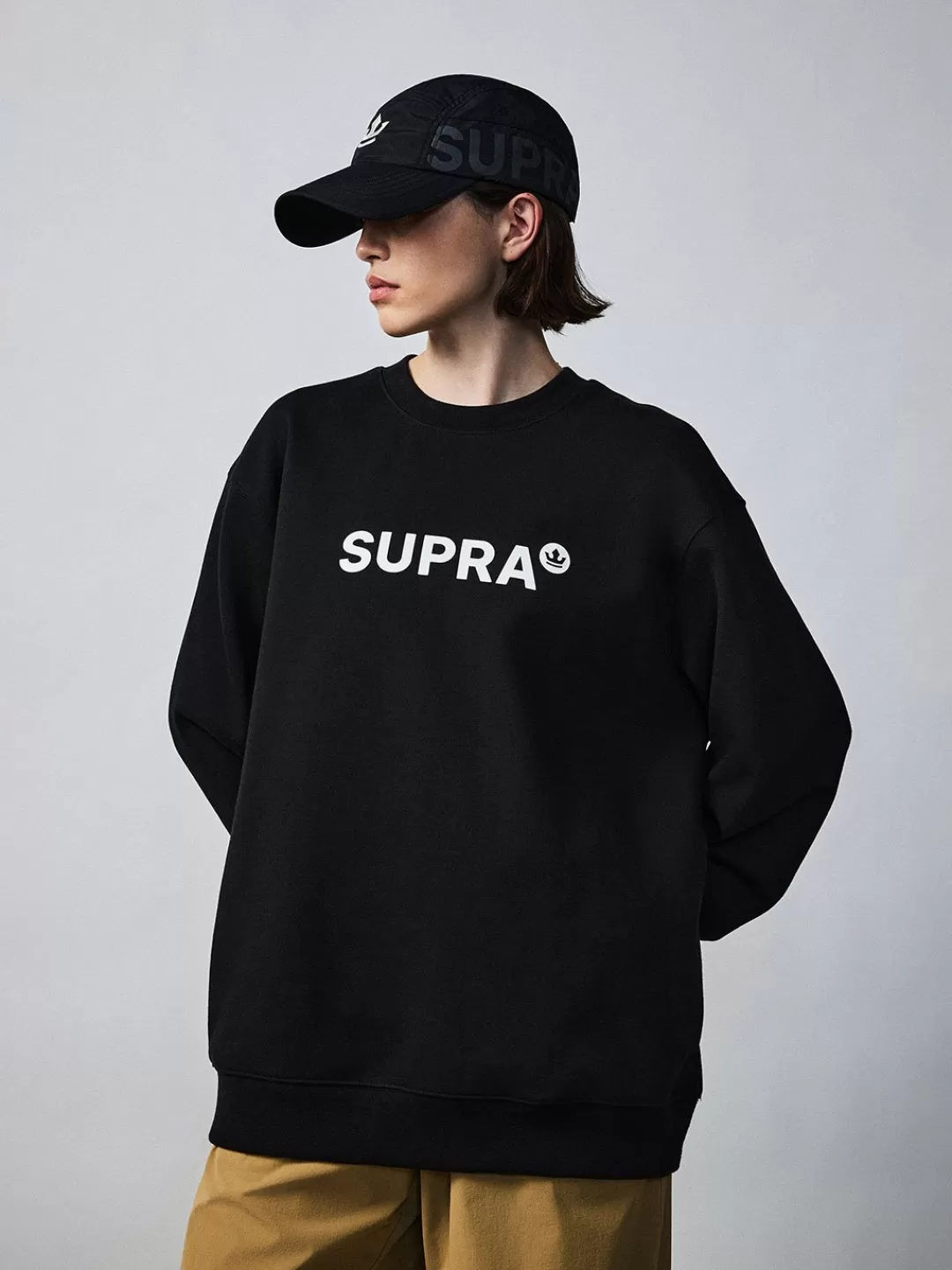 ESSENTIAL MEDIUM LOGO BASIC SWEATSHIRTS^Supra Shop