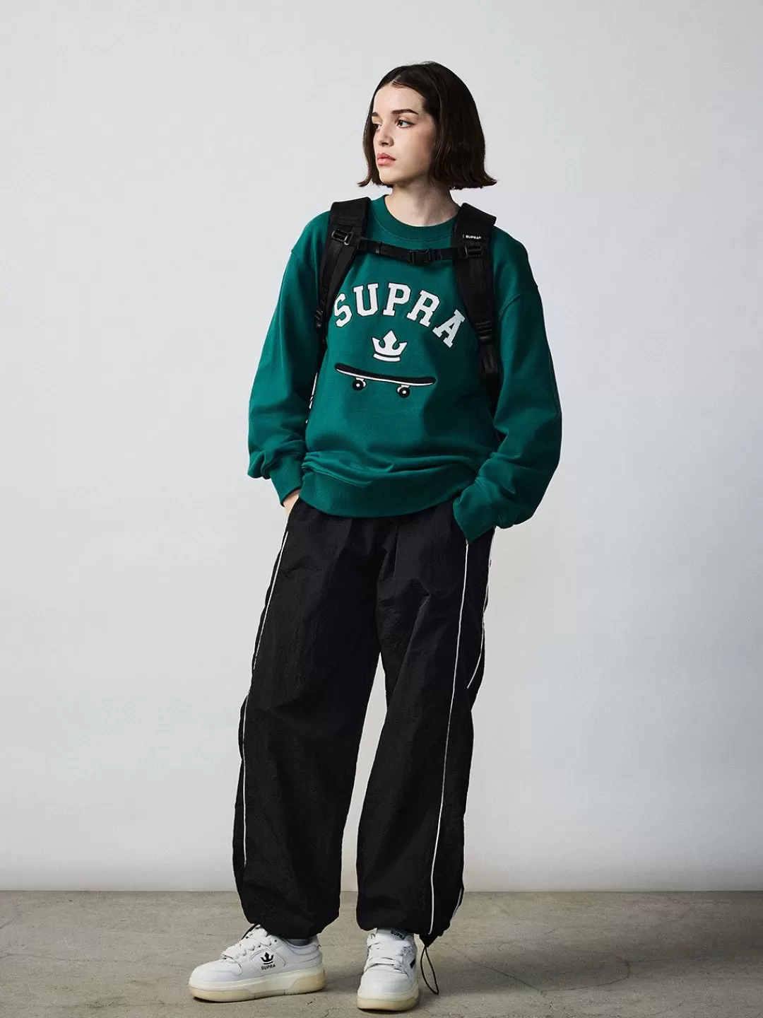 VARSITY ARCH LOGO SWEATSHIRTS^Supra Online