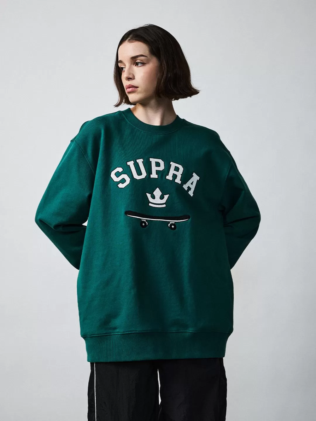 VARSITY ARCH LOGO SWEATSHIRTS^Supra Online