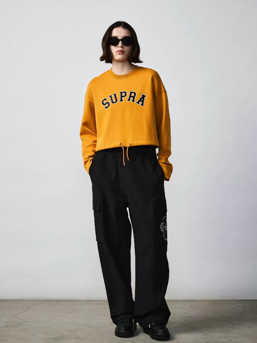 VARSITY WOMEN ARCH LOGO CROP SWEATSHIRTS^Supra Flash Sale